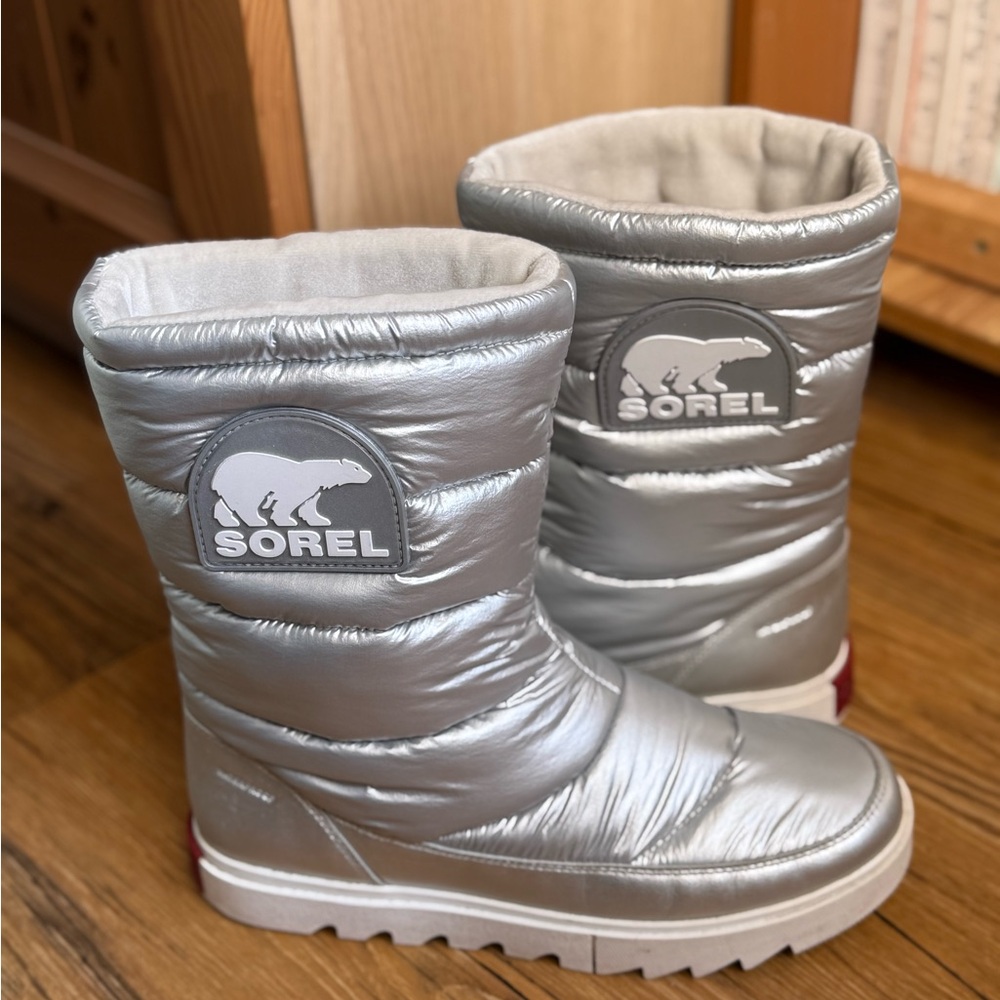 Sorel Women's Metallic Silver Winter Boots